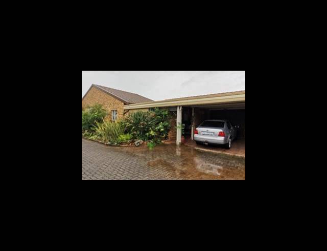 2 BEDROOM TOWNHOUSE FOR SALE IN CLARINA